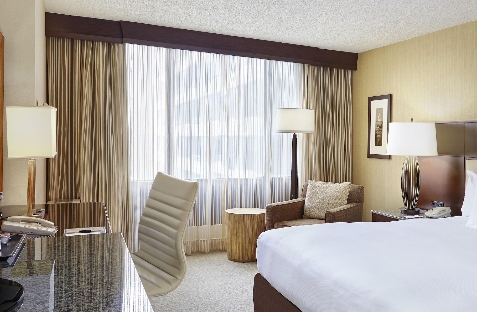 Doubletree By Hilton Washington Dc - Crystal City Arlington Exteriör bild
