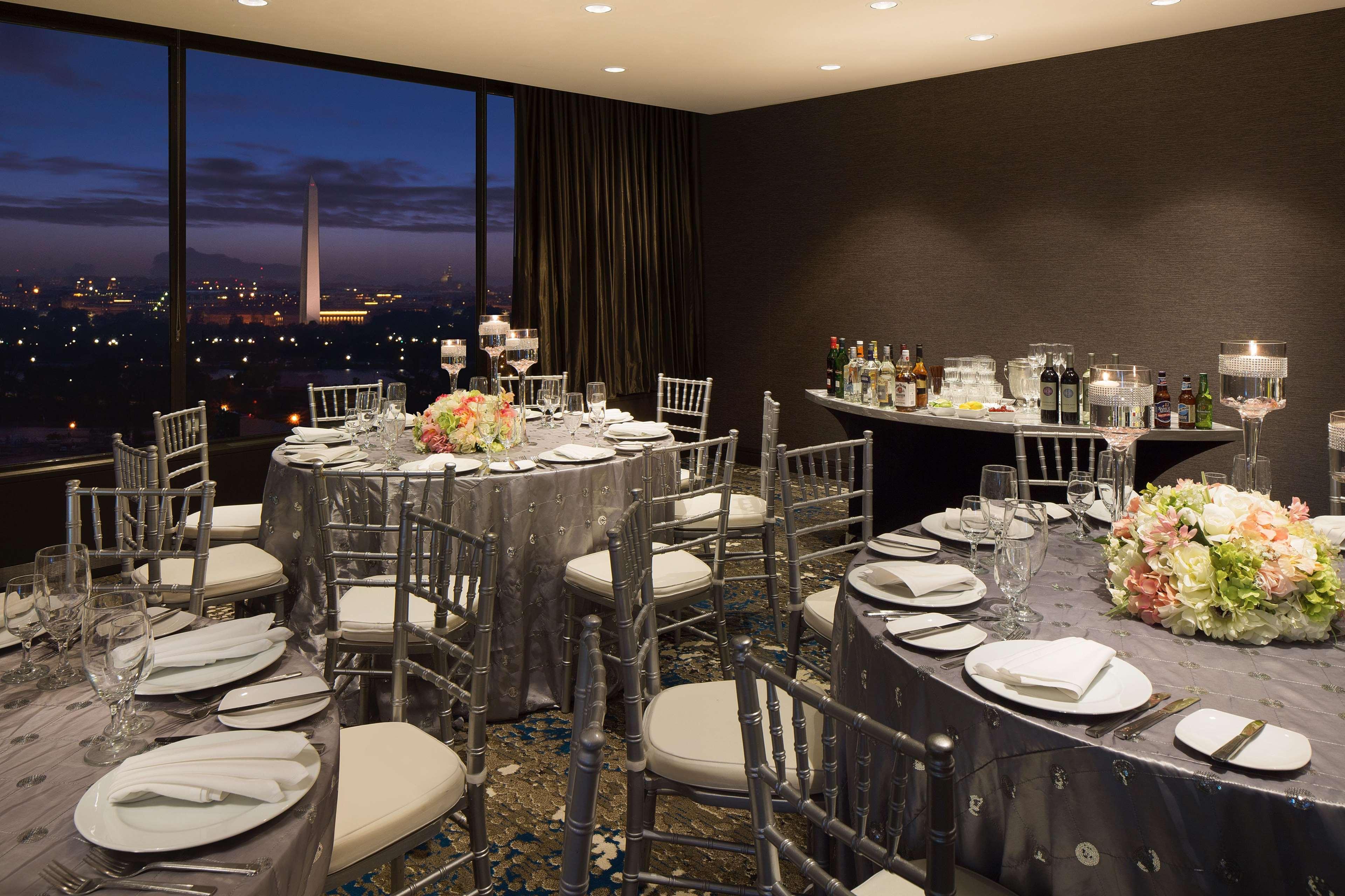 Doubletree By Hilton Washington Dc - Crystal City Arlington Exteriör bild