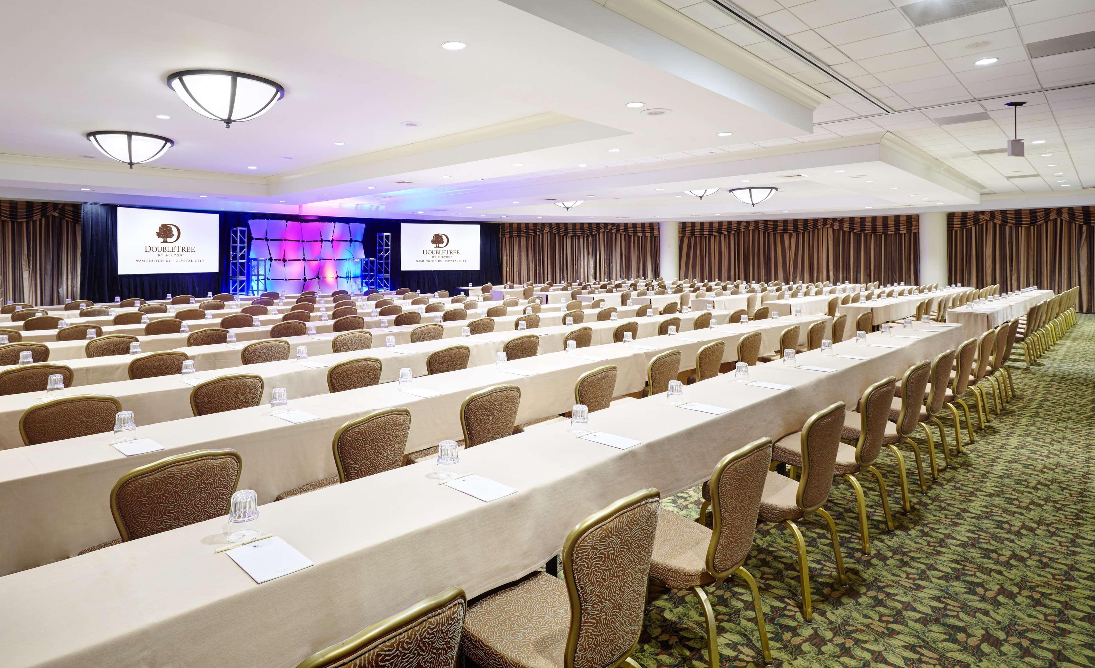 Doubletree By Hilton Washington Dc - Crystal City Arlington Exteriör bild