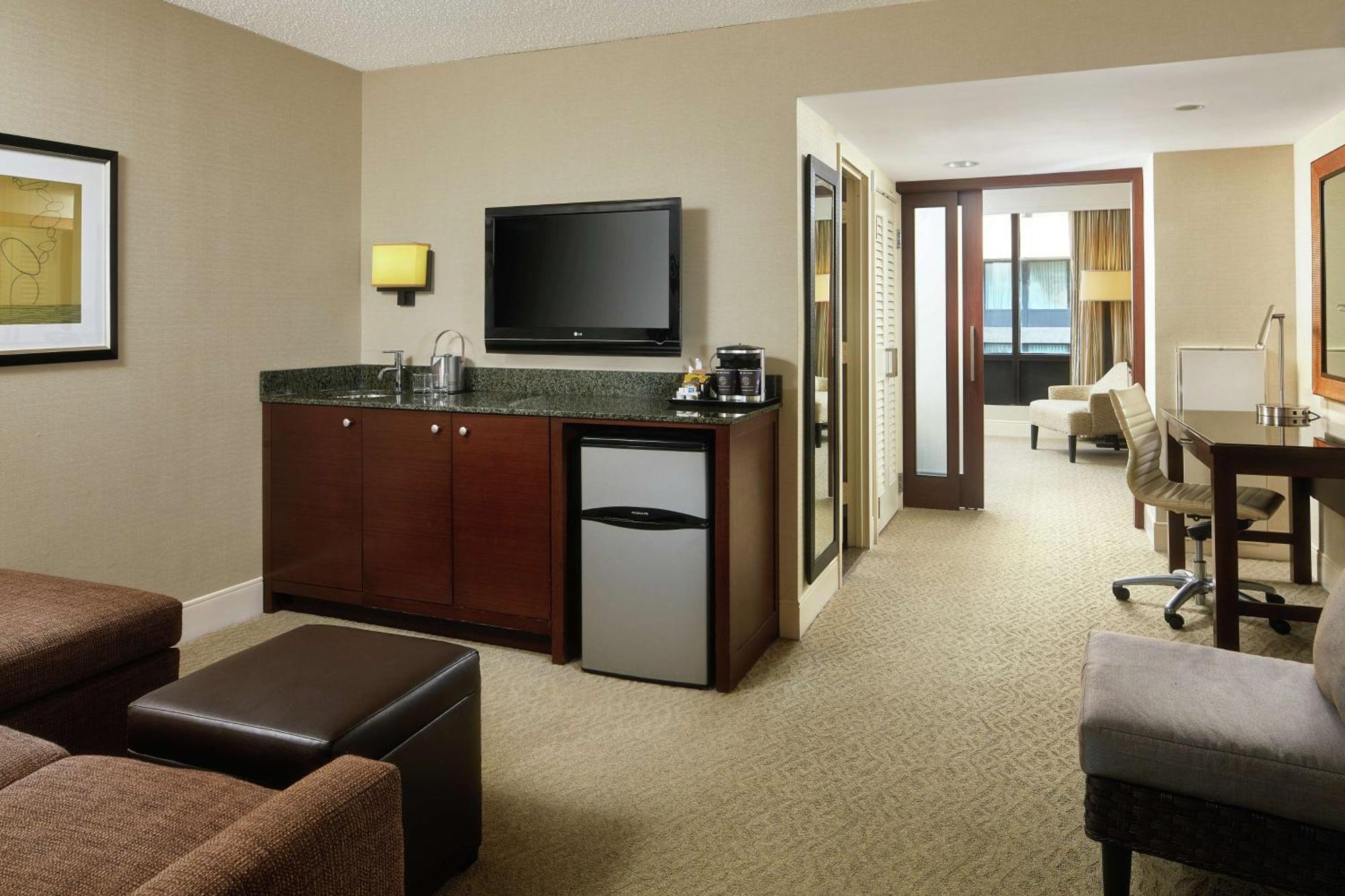 Doubletree By Hilton Washington Dc - Crystal City Arlington Exteriör bild