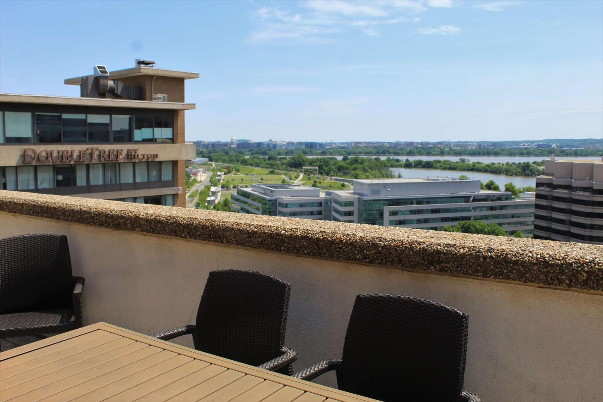 Doubletree By Hilton Washington Dc - Crystal City Arlington Exteriör bild