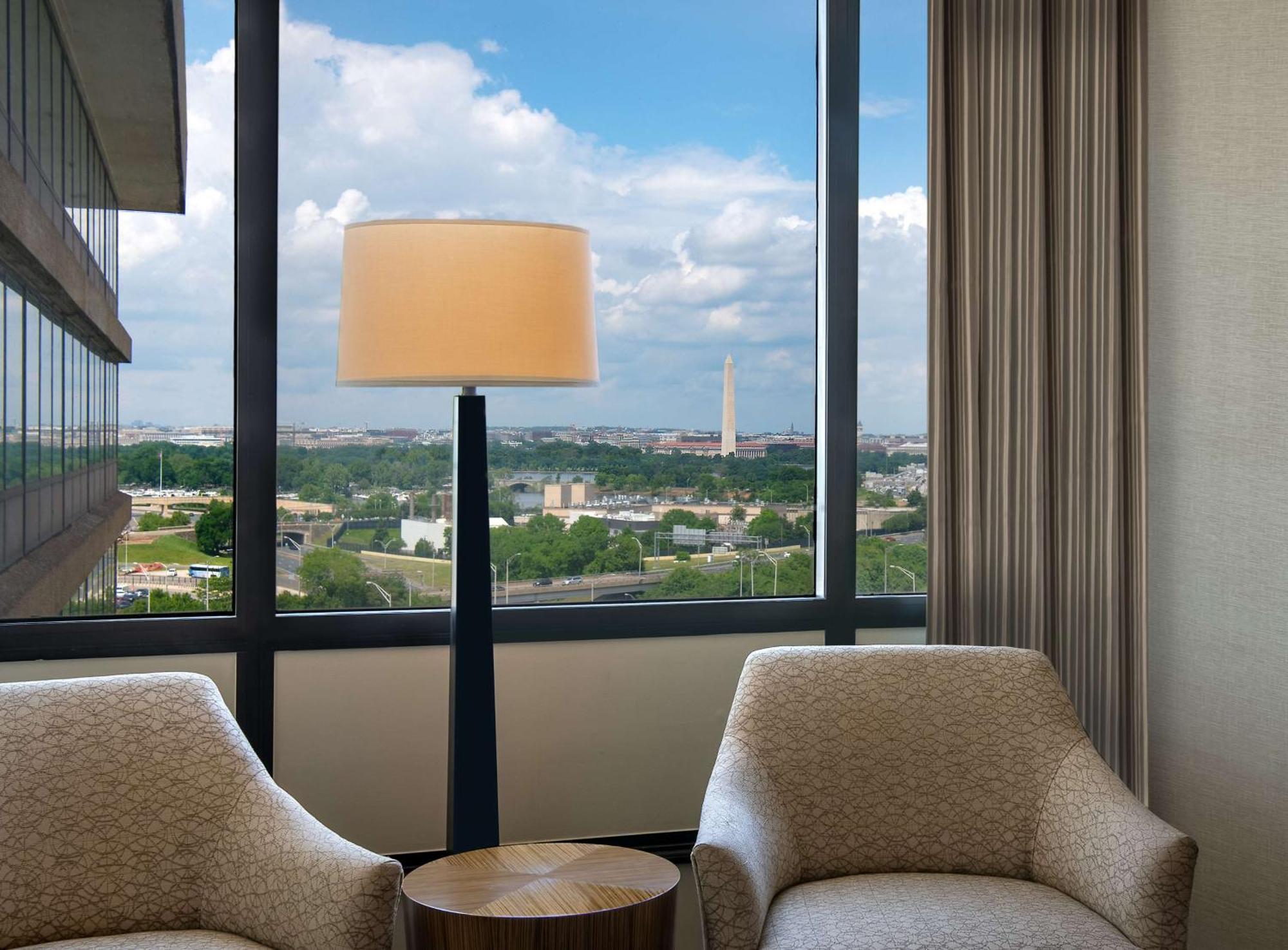 Doubletree By Hilton Washington Dc - Crystal City Arlington Exteriör bild