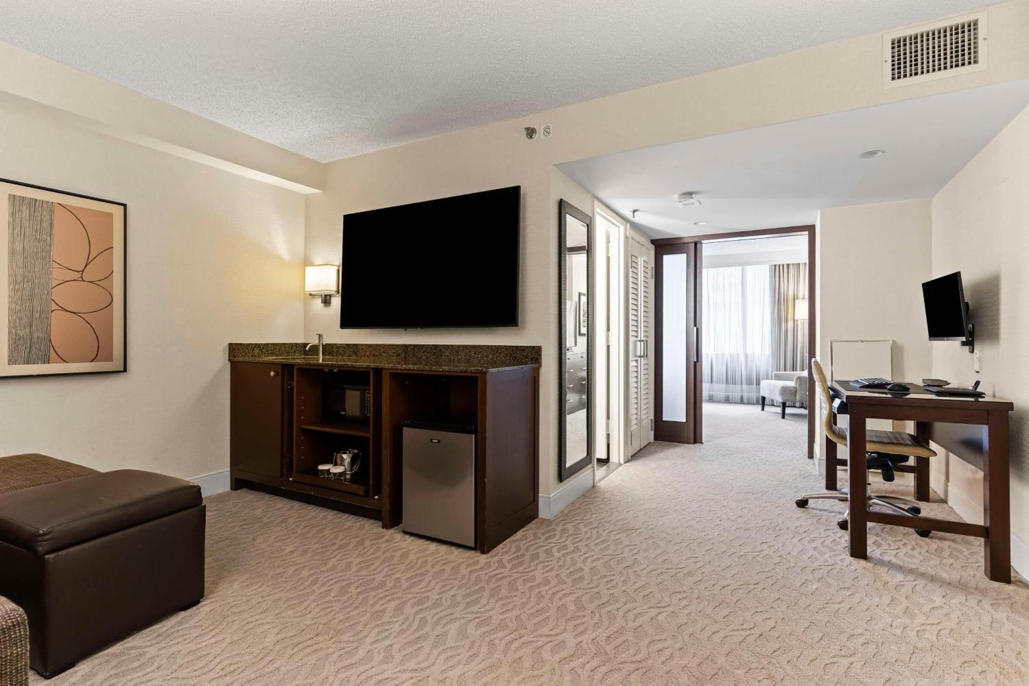 Doubletree By Hilton Washington Dc - Crystal City Arlington Exteriör bild